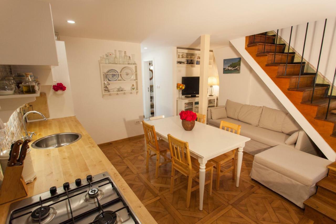 Barbarossa House With Parking Apartment Крес Екстериор снимка
