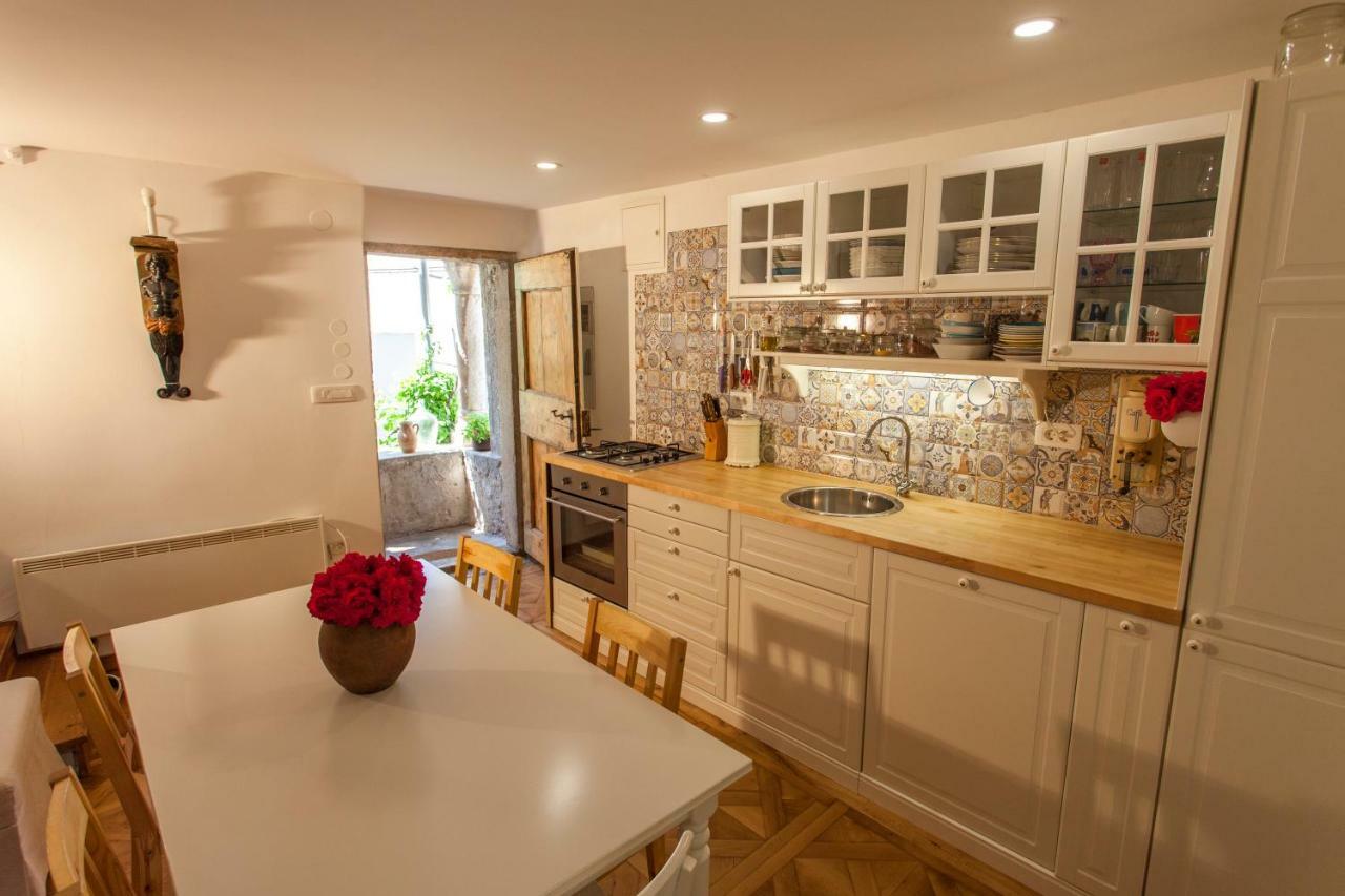 Barbarossa House With Parking Apartment Крес Екстериор снимка