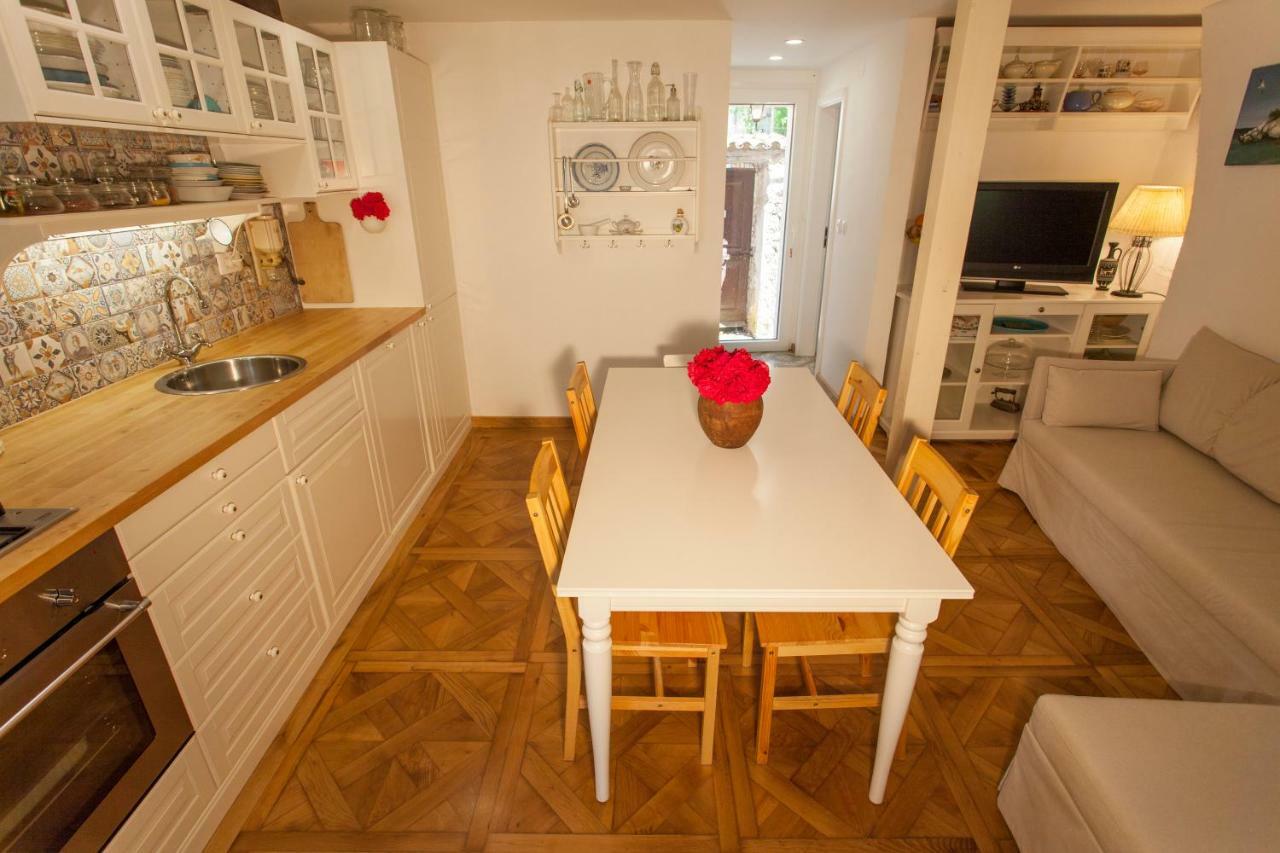 Barbarossa House With Parking Apartment Крес Екстериор снимка
