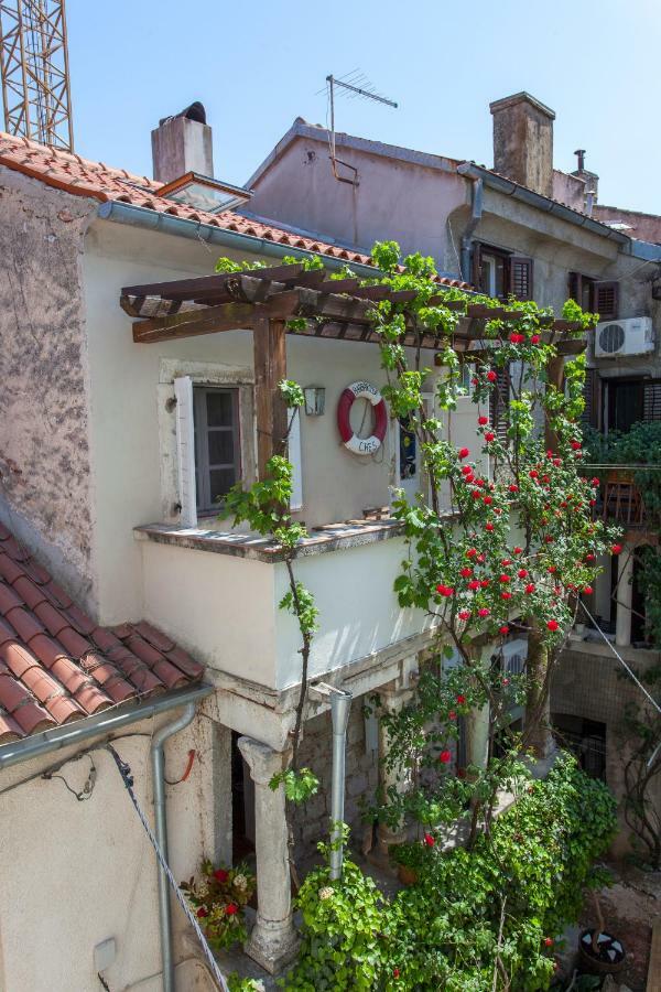 Barbarossa House With Parking Apartment Крес Екстериор снимка